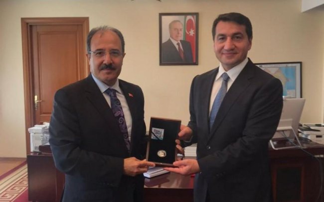 Türkiyənin Azərbaycandakı səfiri Hikmət Hacıyevlə görüşüb