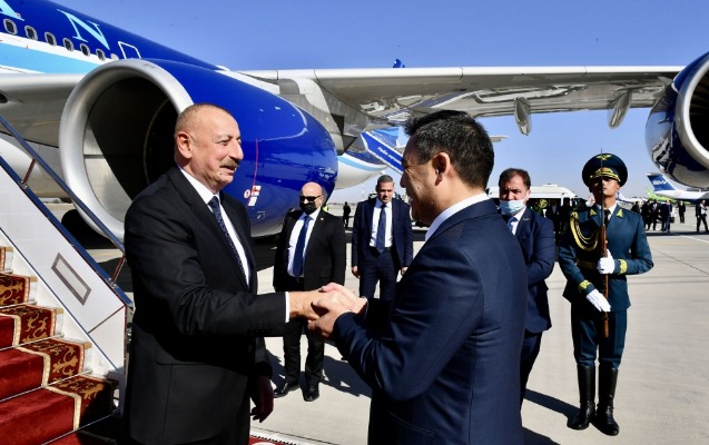 İlham Əliyev Qırğızıstana getdi - Fotolar