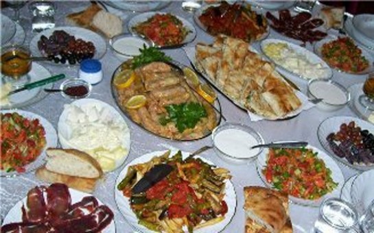 Restoranların od tutub yanan iftar və imsak QİYMƏTLƏRİ – 120 manatlıq menyular da var…