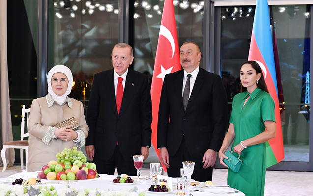 Bakıda Ərdoğanın şərəfinə verilən ziyafətdən - Video