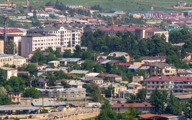 Qərblə Rusiya arasında qalan İrəvan: Qarabağ ermənilərinə silah yox, çörək lazımdır