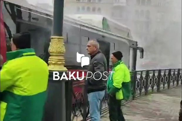 “BakuBus”ın kondisioneri partladı: Yanğın baş verdi - VİDEO