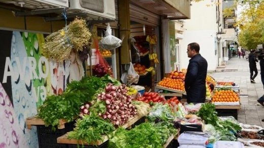 Bakıda meyvə satan kişi saxta pula görə bıçaqlandı