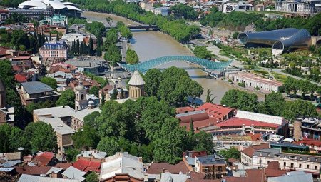 Qonşumuz turizmdən rekord gəlir əldə etdi - BİZ İSƏ...