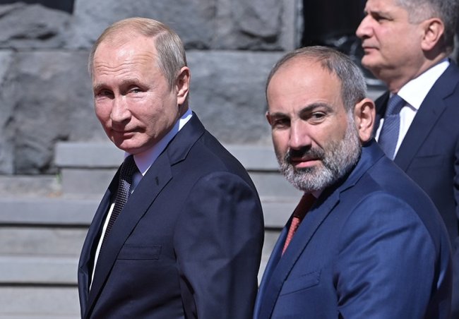 Putinin zəngi: Paşinyan Kremlin 2 təklifini rədd etdi