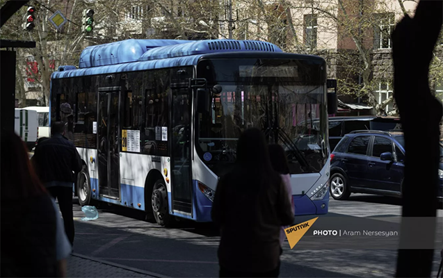 İrəvanda avtobus sürücüləri tətilə başladı, xaos yarandı