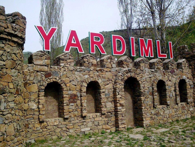 Yardımlıda təbiət belə məhv edilir: Yaşıllığı məhv edərək yerində istirahət mərkəzi tikirlər -FOTOFAKT