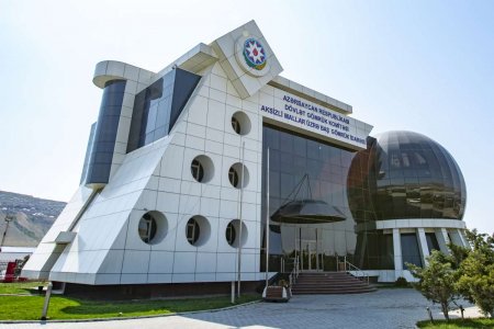 QİYMƏTLƏRİ BİR AYDA İKİ DƏFƏ QALDIRIBLAR" - Maşın alverçiləri "Meyvəli” gömrük terminalının fəaliyyətindən narazılıq edirlər