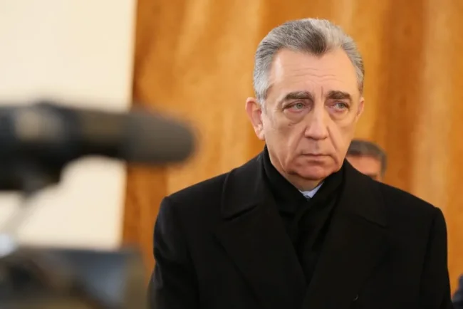 Eldar Əzizovun qudası DAYANMAQ BİLMİR: Aqil Tağıyevin ucbatından vətəndaş mənzilinə BELƏ GİRİR – FOTOLAR/VİDEO