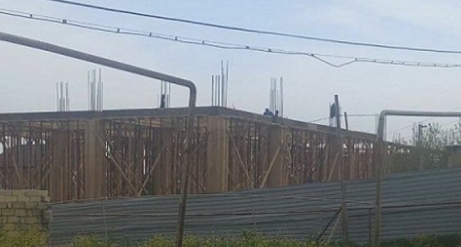 Masazırda qanunsuz obyekt tikən Elçin adlı makleri kim himayə edir? - Foto
