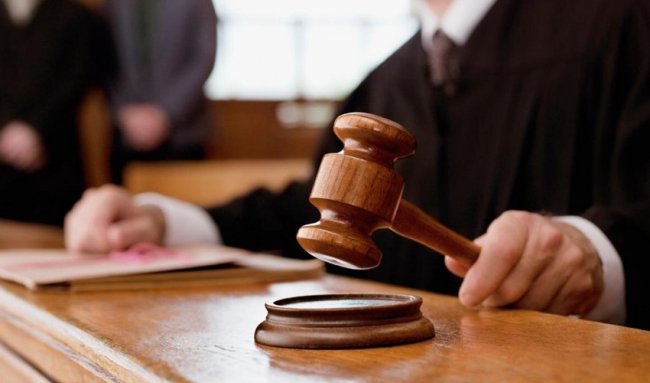 İşçilərin maaşını aylarla verməyən sabiq direktor müttəhim kürsüsündə