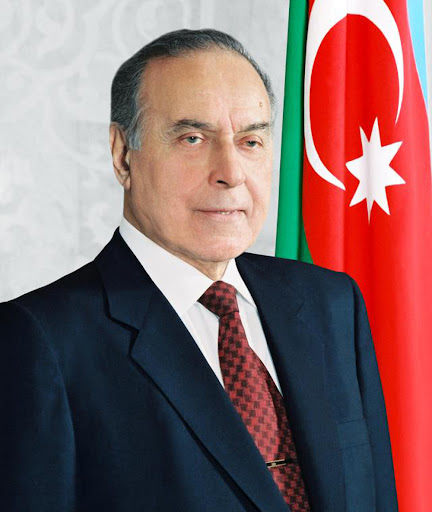 Ulu öndər Heydər Əliyev bütün sahələrdə olduğu kimi, kitabxana işi sferasında da inqilabi çevriliş etdi