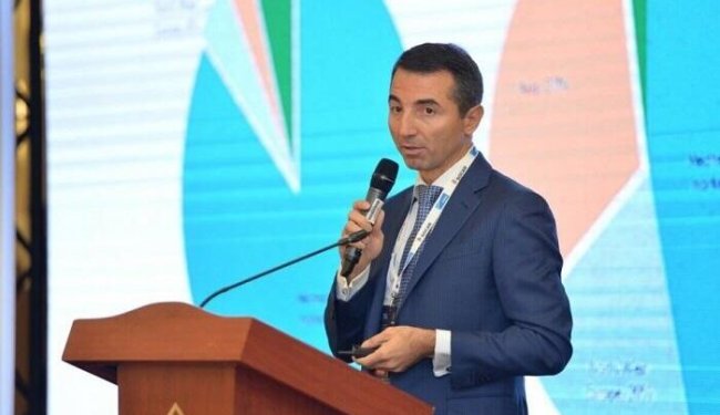 Adnan Əhmədzadənin vəkili ilə bağlı şok fakt - Məmurdur
