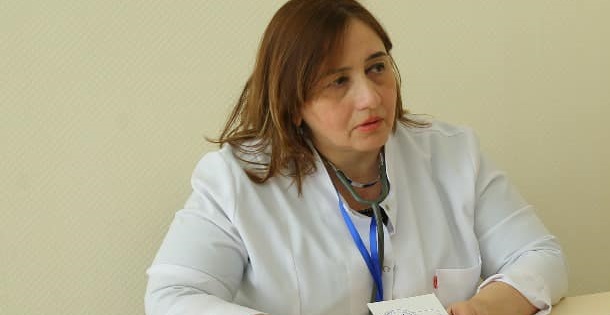 Pediatriya Mərkəzində niyə laborator müayinə aparılmır? Şəfəq Əhmədova pasiyenti qəbul etmədi…-ŞİKAYƏT