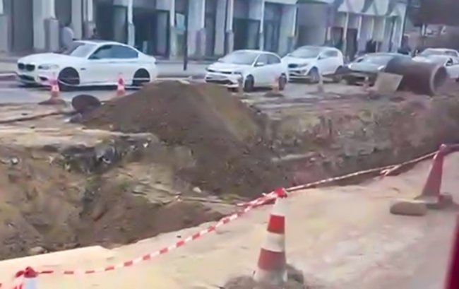 Binəqədi yolunu hansı qurum bu hala salıb? - Video - Yenilənib