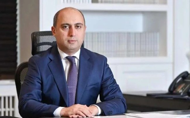 Emin Əmrullayevin Ramiz Mehdiyevə məxsus olduğu bildirilən “Şərq-Qərb” sevdası