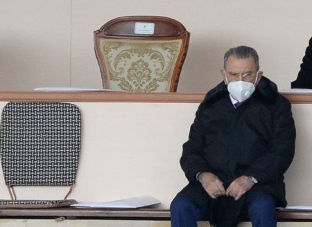 "Azərbaycanın çörəyi üçünüzün də gözündən gəlsin, Ramiz Mehdiyev!"