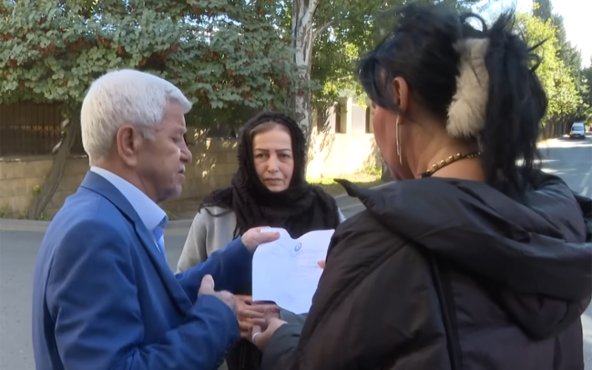 Süpürgəçi qadın 36 gündür komadadır - “Nə “JEK” maraqlanır, nə də həmin ailə”