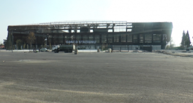 Gəncə stadionunda işləyənlər “Green Service LTD“dən əmək haqlarını ala bilmirlər - VİDEO