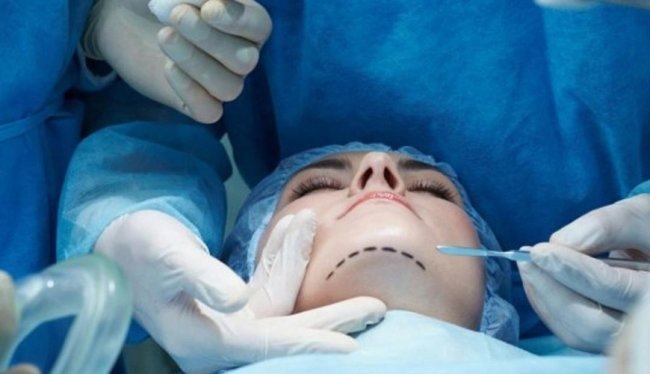 Gəncləri plastik cərrahın qapısına nə aparır?