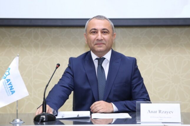 Bu foto AYNA-nın rüşvətxorluğunun sübutudur – Professor