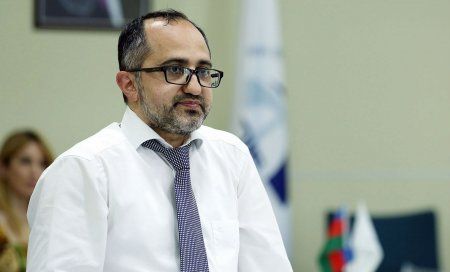 Əkrəm Həsənov: “LGBT təbliğ ediləndə normal insanlar da özündə nəsə axtarmağa başlayır...”