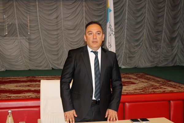 Anar Eminovun rektoru olduğu Mingəçevir Dövlət Universitetində 6 ayda 1,1 milyonluq “alış-veriş” – 10 manatlıq şirkətlərlə yüzminlik müqavilələr