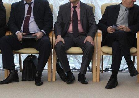 ATA TALAYIR, OĞUL XARİCƏ DAŞIYIR... – Azərbaycanda məmur övladları necə “uğurlu biznesmen” olurlar?