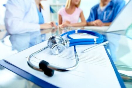 Həkim deputatlar AĞIZLARINA SU ALIB OTURURSA... - FAKT BUDUR!