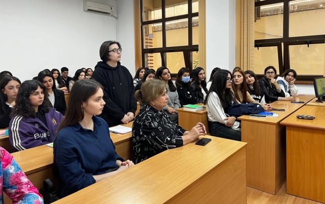 Dövlət hesabına oxuyan tələbələrdən pul tələb olunur?